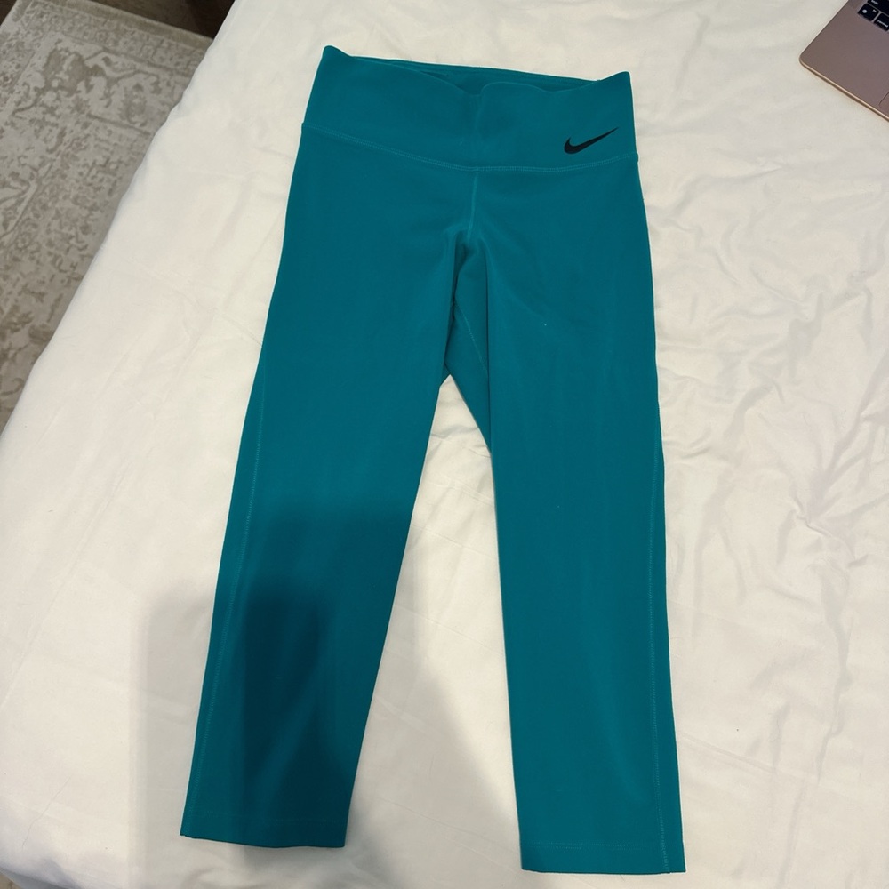 Nike Capri Yoga Leggings